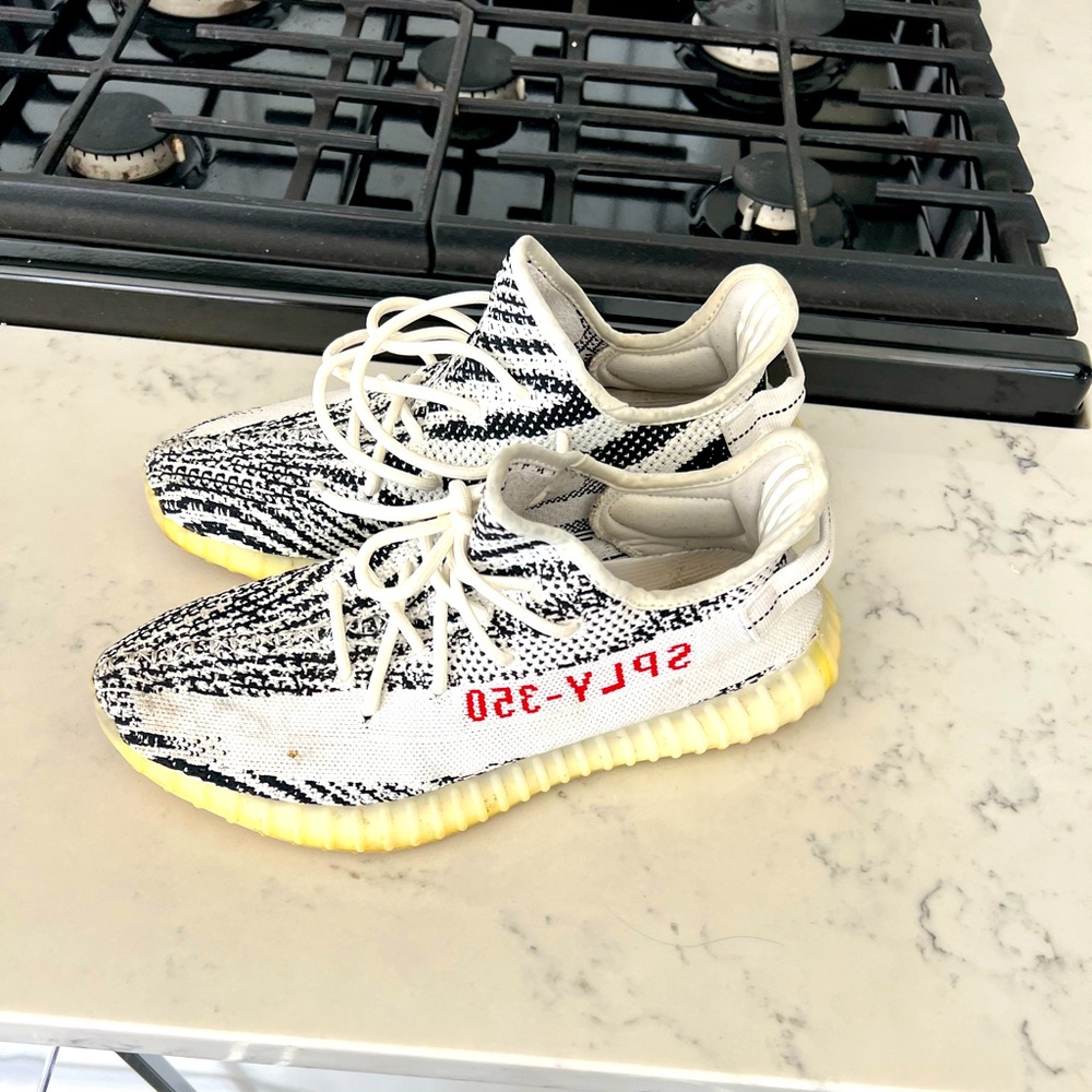 Yeezy boost 350 zebra